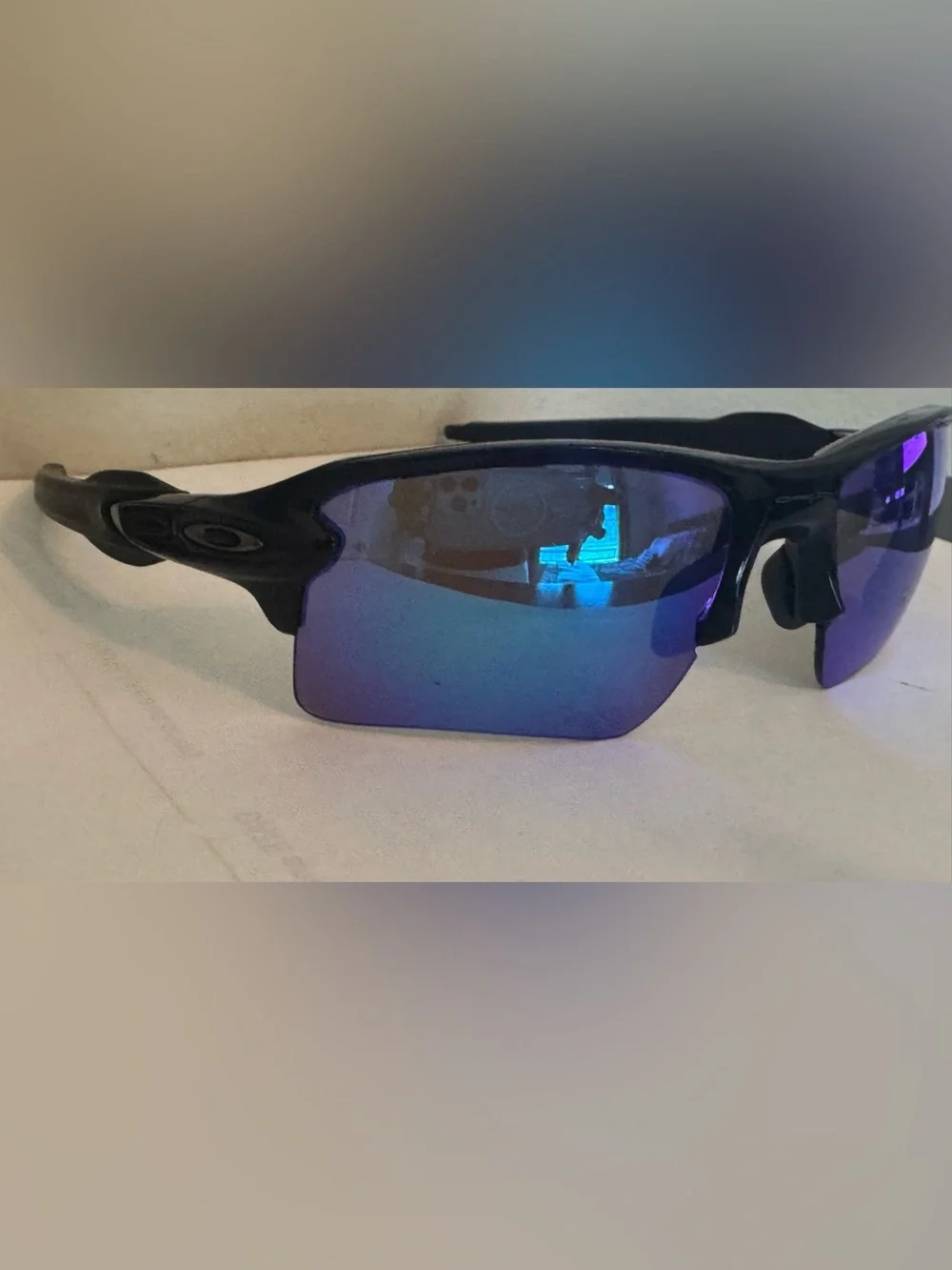 Oakley Men's Matte Black Frame Sunglasses with Blue Mirrored Lense